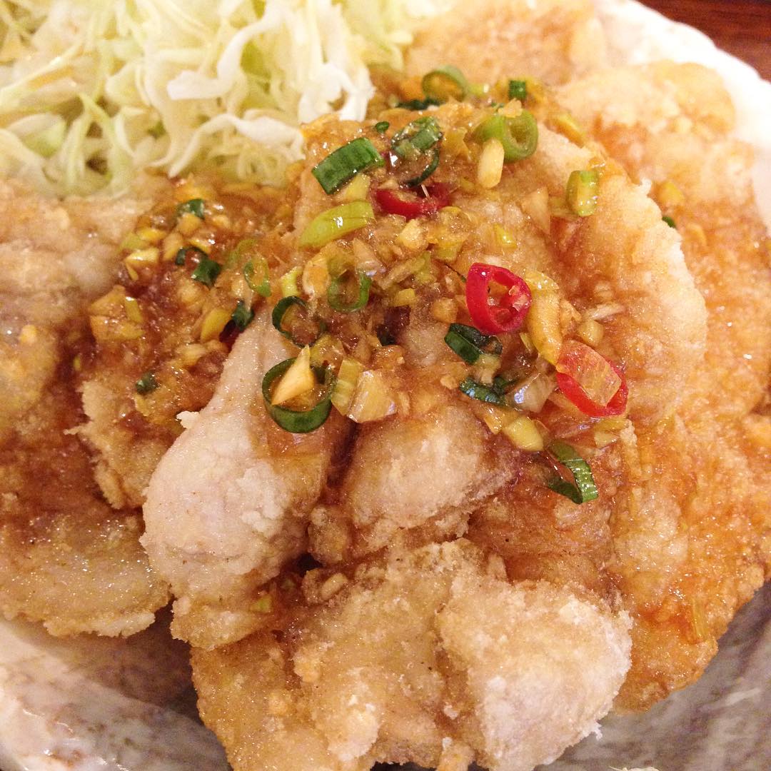 今日のまかないは「豚のからあげ 中華香味だれ定食」です。
明日は子供達のお弁当がお休みです。少しゆっくり寝れることを期待します。満腹すぎて夜ごはん思いつかない…（い）