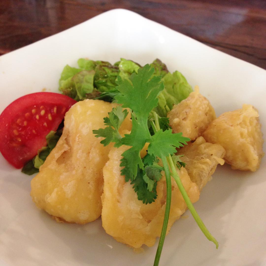 今日のまかないは「まかじきのトルコ揚げ定食」です。一度挑戦しましたが衣が取れてしまって大失敗だったなぁと思いながらいただきました。ごちそうさまでした。（い）