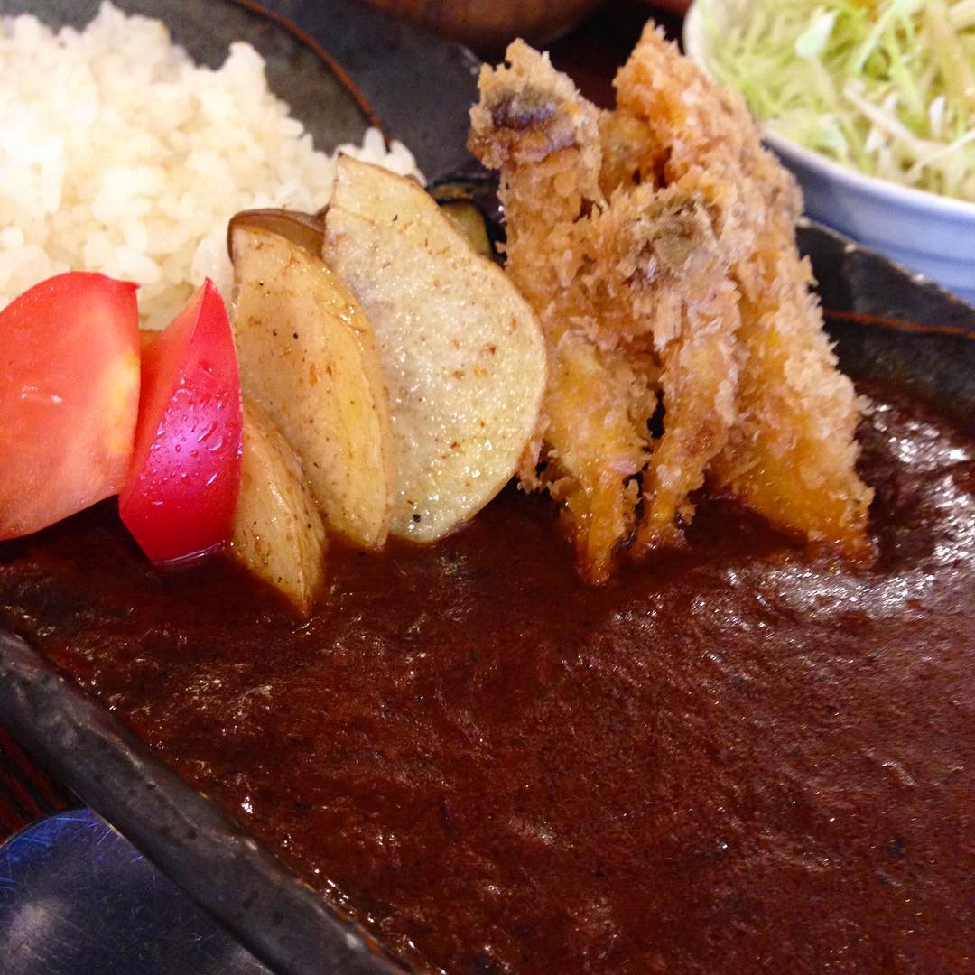 今日のまかないは「チキンカレー」です。
この前、吉祥寺で久しぶりにカレーを食べました。食べながらリトスタのカレーが食べたいなぁと思ったので今日はカレーと決めてました。（い）