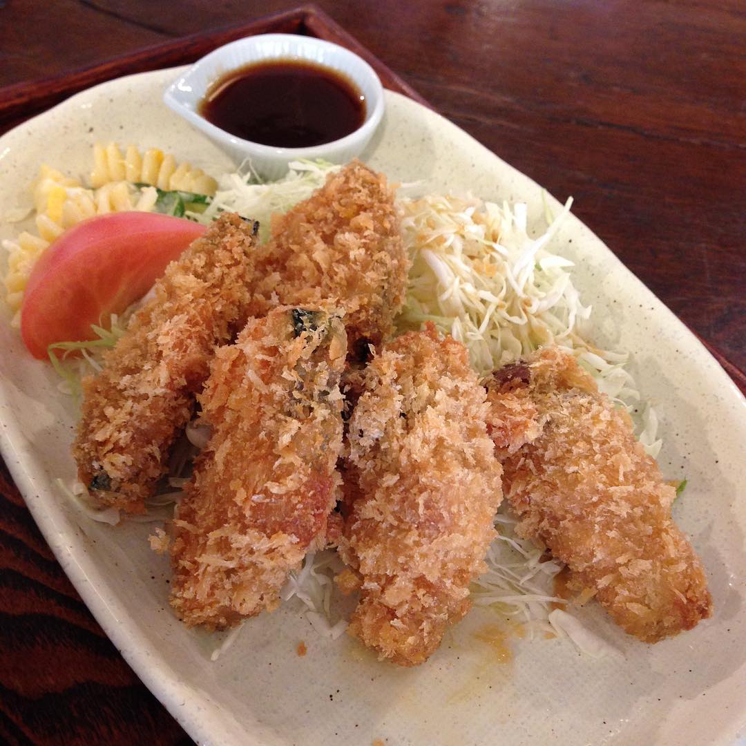 今日のまかないは「かぼちゃとキノコの豚巻き揚げ定食」です。
今日はスゴく暑かったですね。暑い中ご来店ありがとうございました。
今日はハンバーグが大人気でした。食べれなかったお客様ごめんなさい。（い）