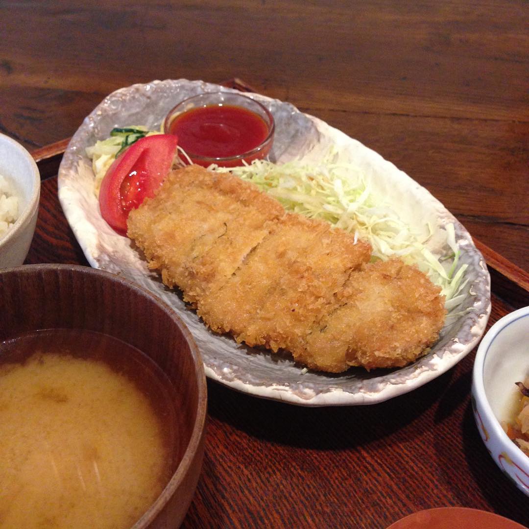 今日のまかないは「しそちりめんとんかつ定食」です。
今日はお子様連れのお客さんが多かったです。
お子様の仮装とてもかわいかったです。（い）