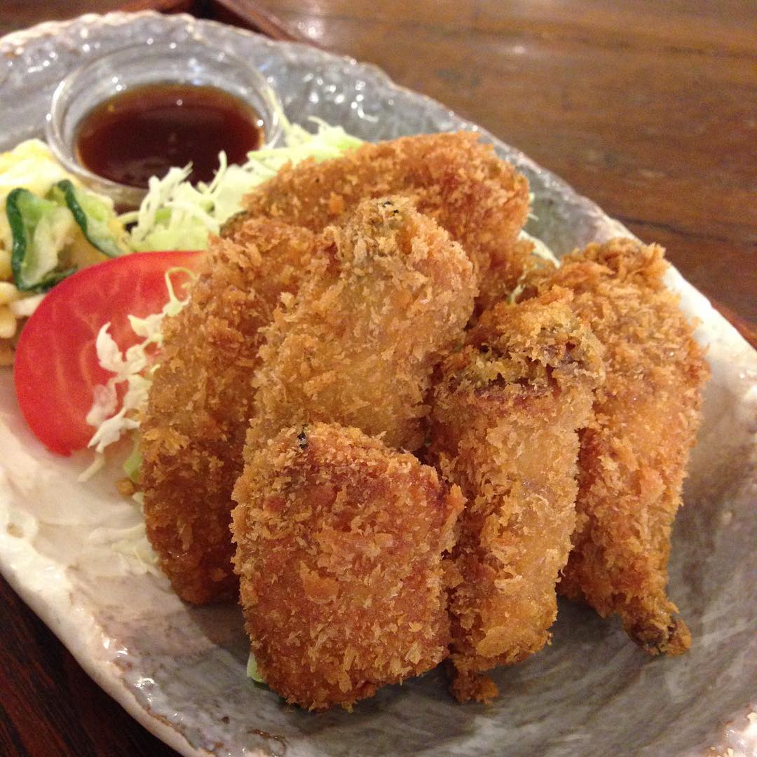 今日のまかないは「かぼちゃときのこの豚肉巻きフライ定食」です。 今日は暖かいけど花粉がツラかったですね。 お客様でも鼻づまりがつらそうな方がいらっしゃいました。早く花粉の時季が終わって欲しいですね。（い）