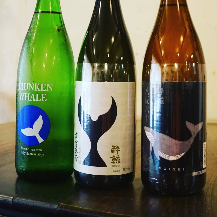 高知みやげの日本酒は酔鯨３種！夏酒の「DRUNKEN WHALE」に黒しっぽは「高育54号（吟の夢）」さらに店長ミヤザキおススメの「八反錦」…まるっと３種利き酒で全部飲んじゃうのもイイネ！（お）