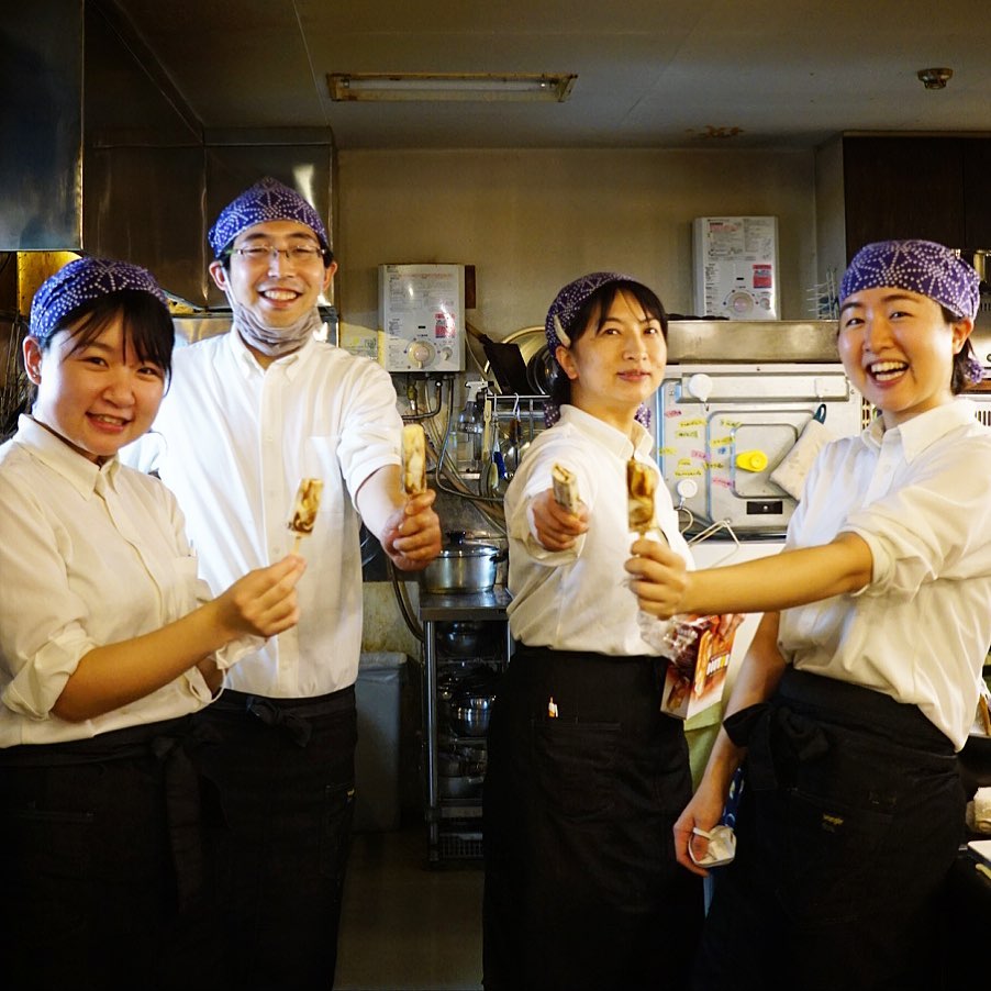 さてと今日も夏日だ！仕事上がりはアイスがイイネ！と、いや、しかしお持ち帰り専門店スタートから3週間が過ぎ…でもまだまだ上手くやれないなぁと、みなさんにあれこれ余計なご迷惑をおかけすることもまだまだ多々あるなぁとか思いつつ、日々しっかり修正もして…こんなご時世ではありますが、なるべくおいしく楽しいごはんをお届け出来るよう精進してまいりますので、何卒ご理解の程よろしくお願いいたしますと…すっかり疲れて定休日は月曜日、みなさんとはまたこどもの日の祝日、お目にかかります（お）